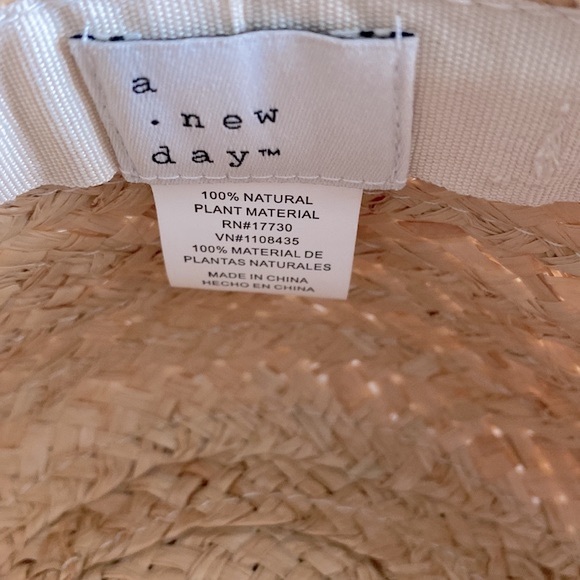 A New Day Open Weave Raffia Straw Paper Hat - Picture 5 of 7